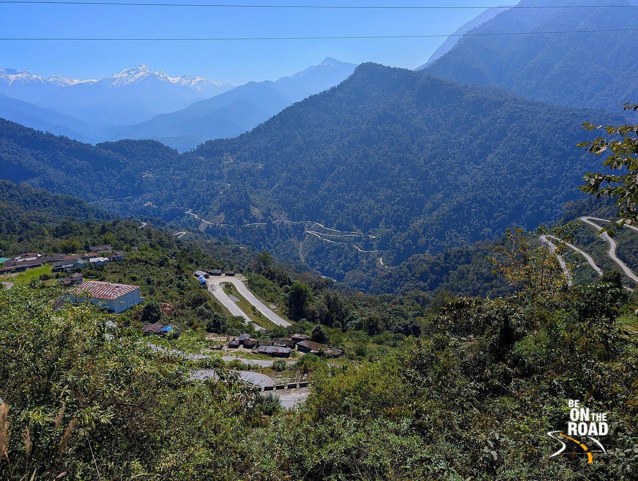 Switchbacks on the Roing–Mayudia road